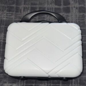 Hard Shell Cosmetic Case⭐️